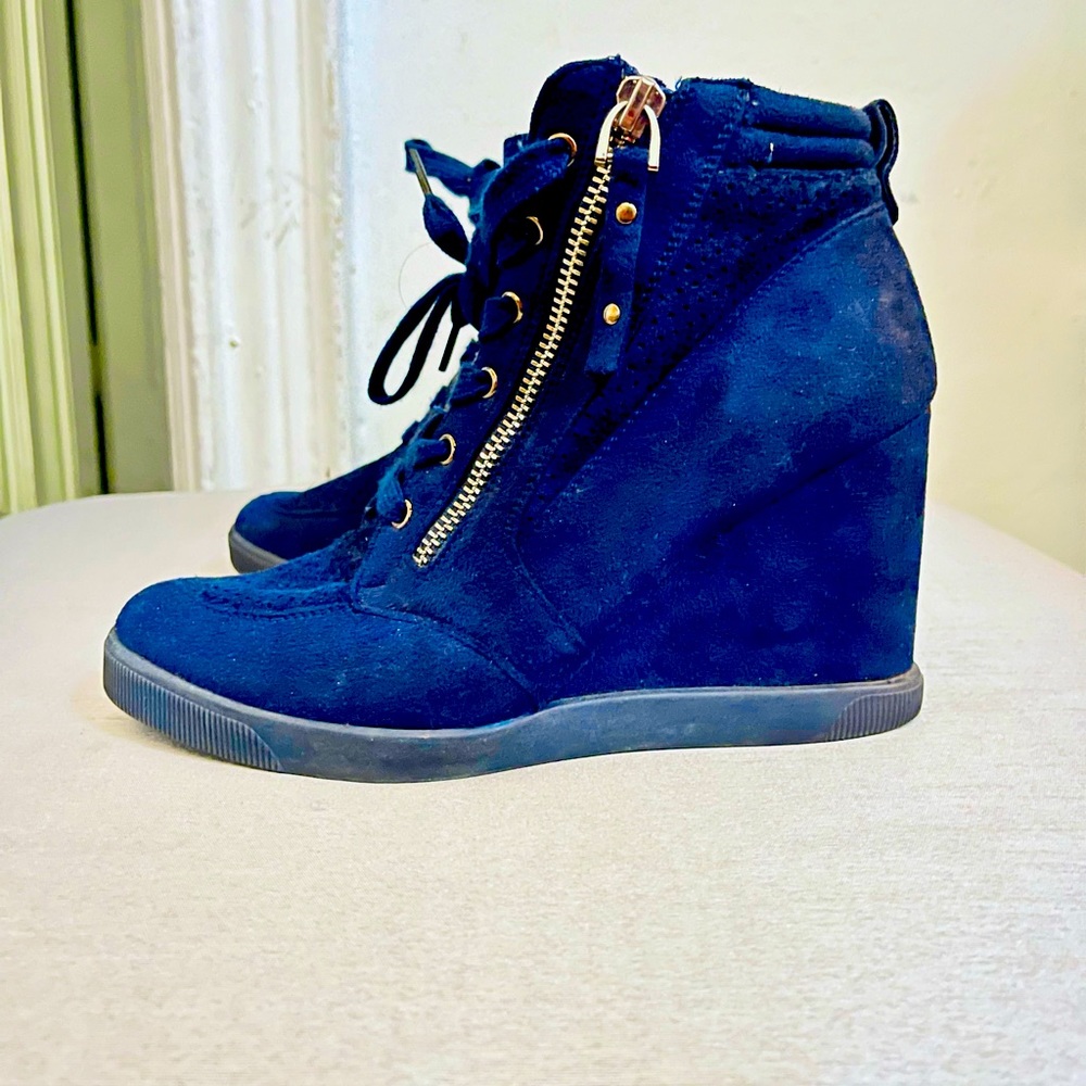 Navy blue booties